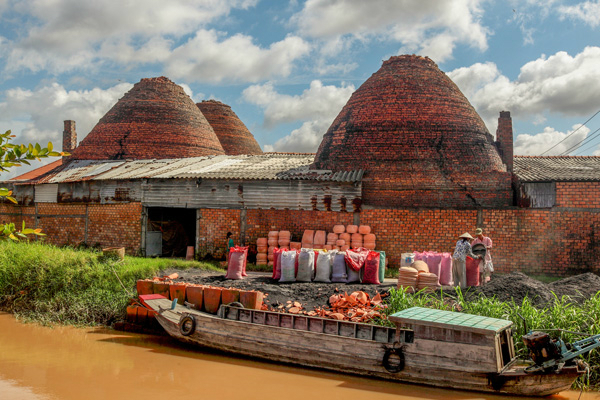 diem-den-du-lich-kham-pha-cac-lang-nghe-noi-tieng-trong-tour-lang-nghe-mien-tay-32