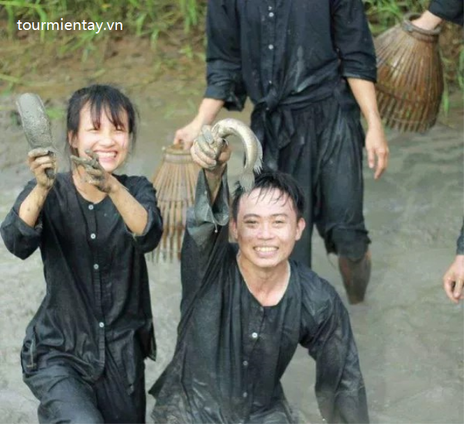 Tour Du Lịch Miền Tây Mỹ Tho - Bến Tre - Tát Mương Bắt Cá Du Lịch Miền Tây-1
