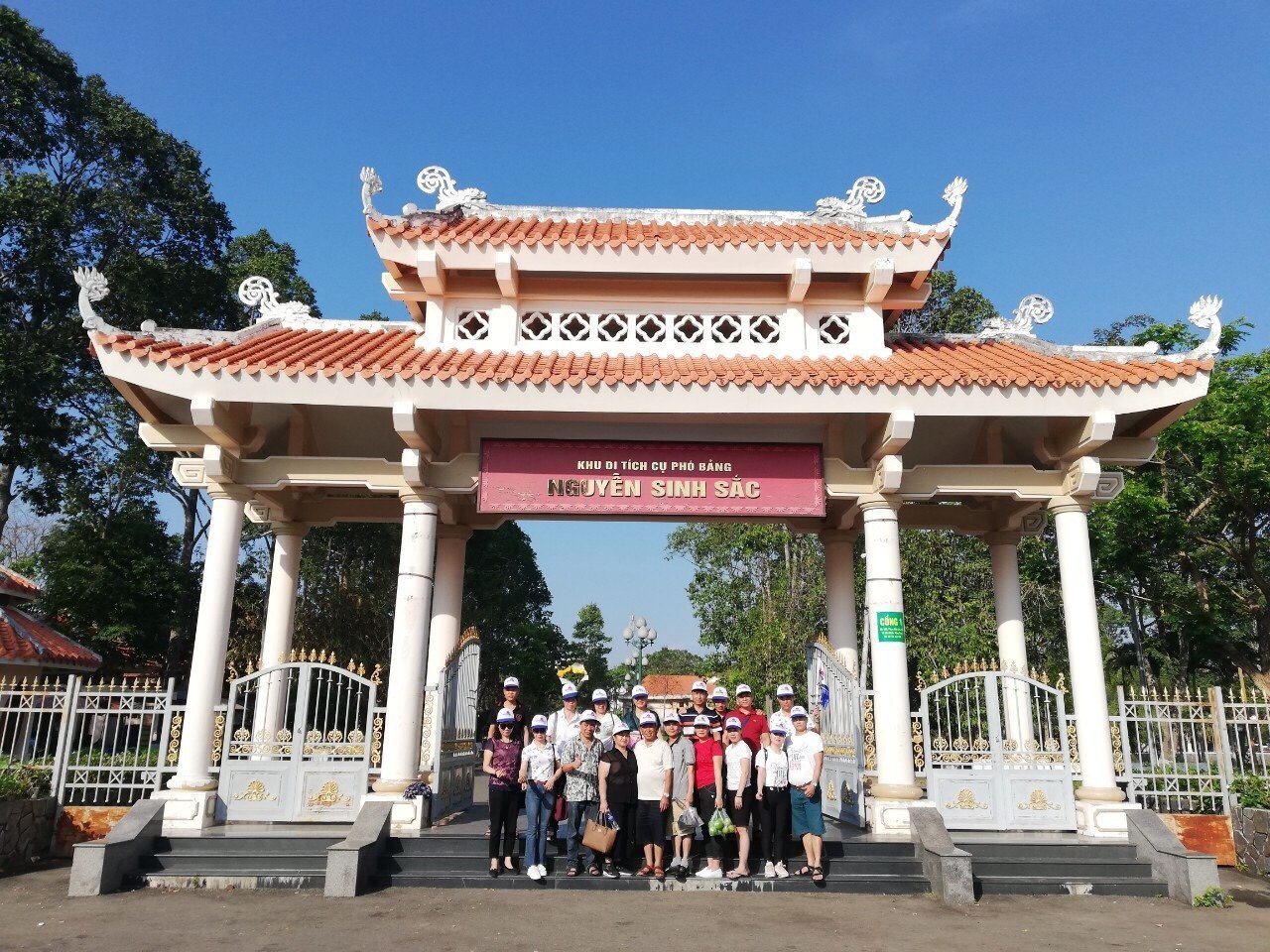 TOUR MIỀN TÂY 77: SGN - LÀNG HOA SA ĐÉC - CHÙA LÁ SEN - CẦN THƠ - ĂN TỐI DU THUYỀN 5 SAO - CHỢ NỔI CÁI RĂNG - VƯỜN TRÁI