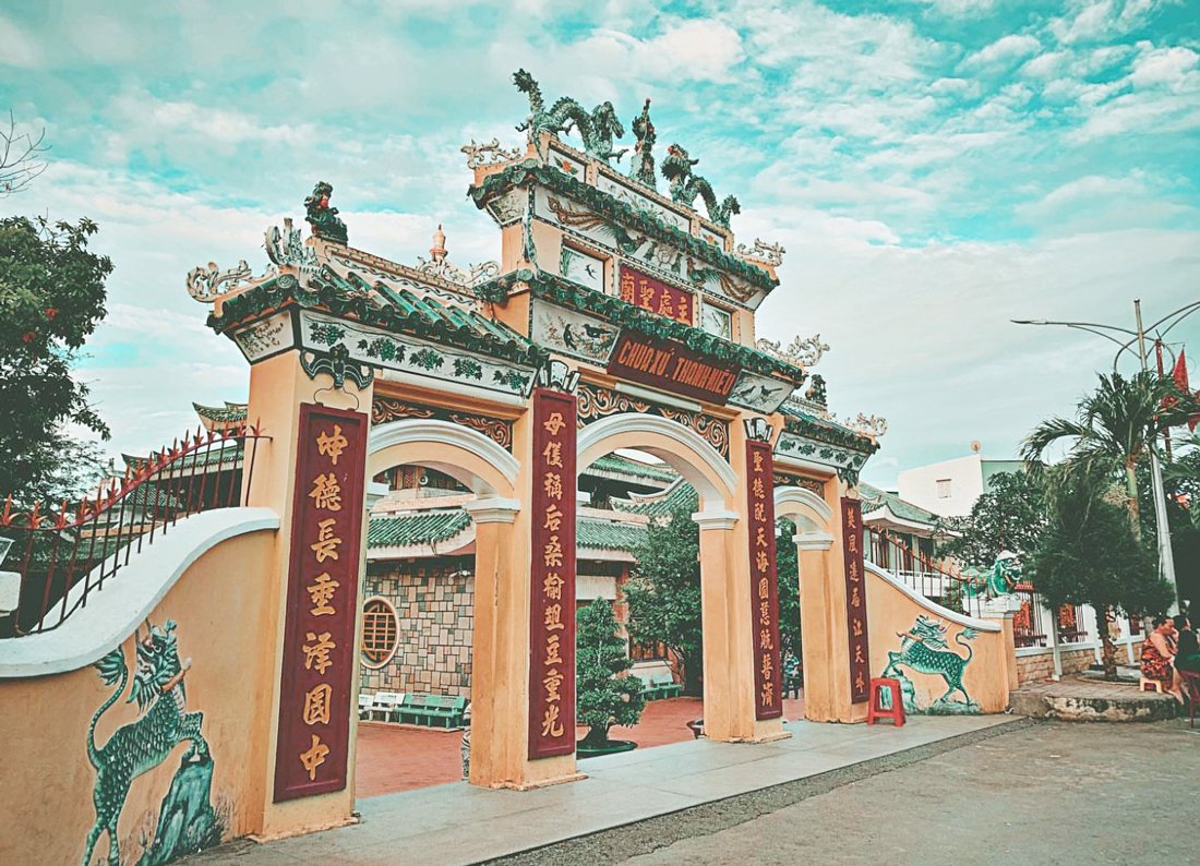 TOUR CHÂU ĐỐC 01: SÀI GÒN – ĐỒNG THÁP – CHÂU ĐỐC – MIẾU BÀ CHÚA XỨ – RỪNG TRÀM TRÀ SƯ – NÚI CẤM 2N1Đ. KHÁCH SẠN 3 SAO
