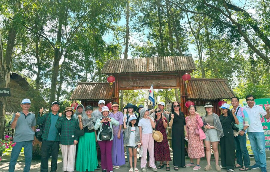 TOUR CHÂU ĐỐC 01: SÀI GÒN – ĐỒNG THÁP - CHÂU ĐỐC - MIẾU BÀ CHÚA XỨ - RỪNG TRÀM TRÀ SƯ - NÚI CẤM 2N1Đ. KHÁCH SẠN 3 SAO