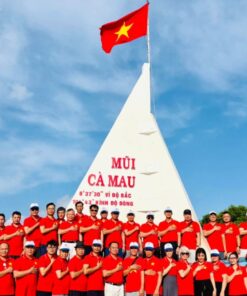 Check in cột cờ Mũi Cà Mau tour Miền Tây 5 ngày 4 đêm