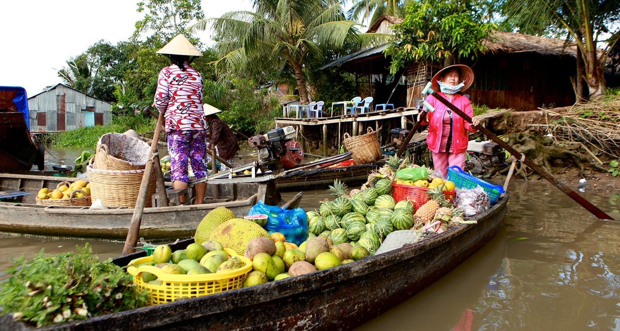 chợ nổi vùng Đồng bằng sông Cửu Long - Tại sao chợ nổi là biểu tượng văn hóa đặc trưng của miền Tây?